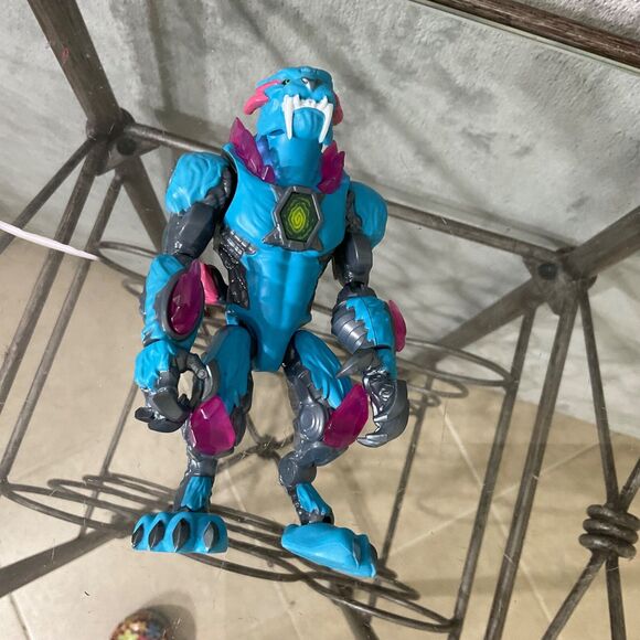 Mr Beast Lab Mutators Iconic Blue Panther Action Figure Moose Toys posable - Picture 9 of 11